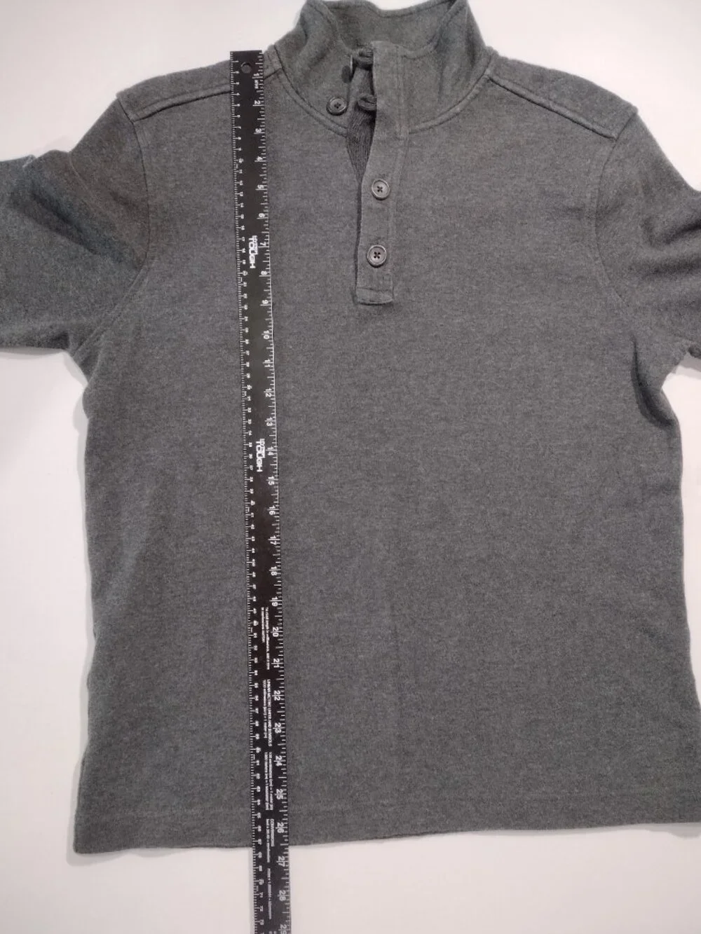 Banana Republic Men's Gray Pullover 4 Button Stand Collar Quilted Yoke